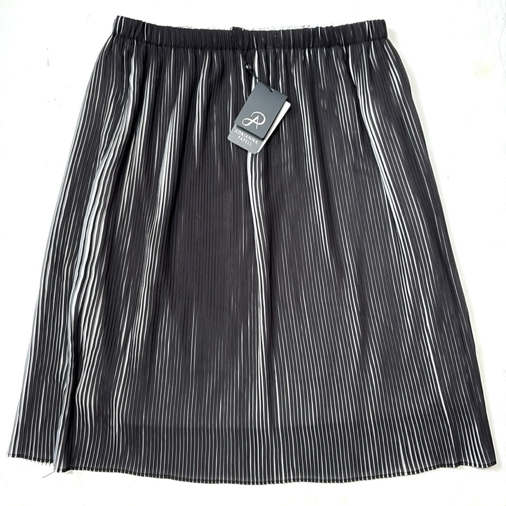 NWT Adrianna Papell Black and Ivory Pleated Skirt